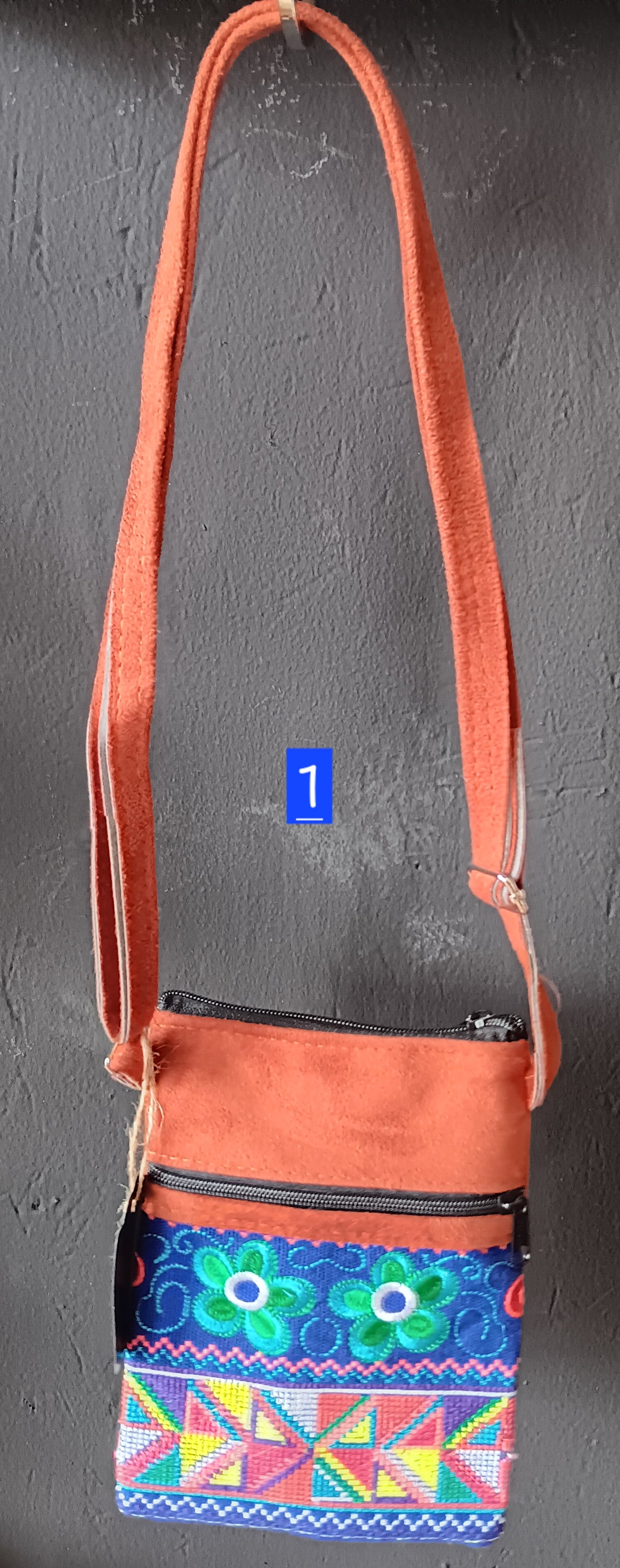 Bags & Jewelry, hand-made in Guatemala